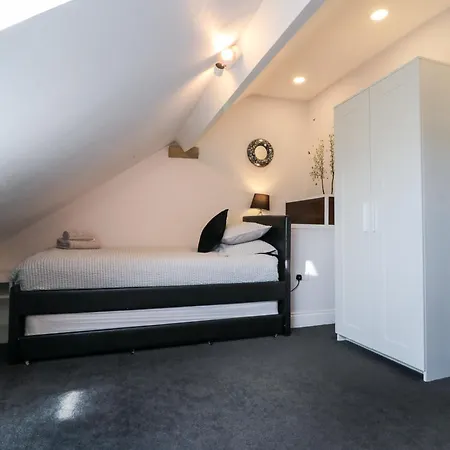 Castle View 度假居 *