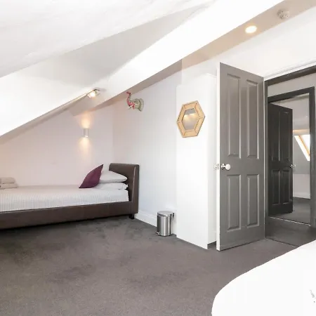 Castle View * Scarborough